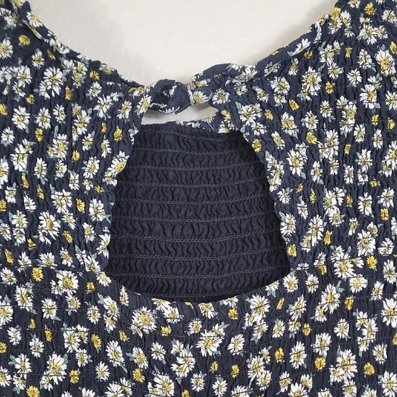 Abercrombie Kids Girls Smocked Daisies Dress Size 13/14 Open Back Off Shoulder - Picture 10 of 12